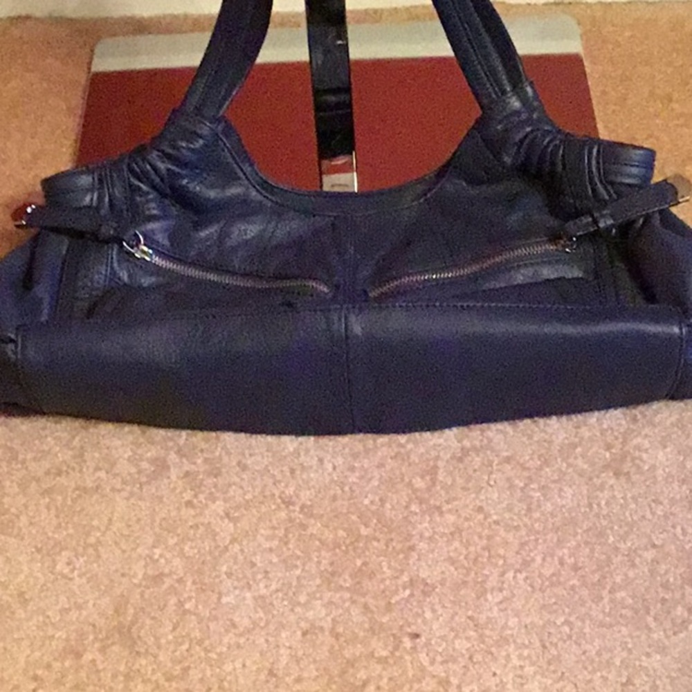 Handbag - Picture 2 of 6